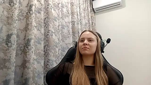 CrackShirker's cam snapshot