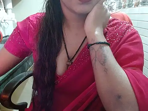 LovingPihu's cam snapshot