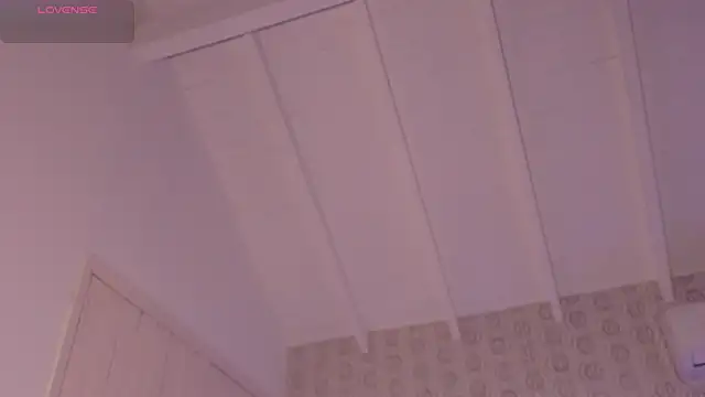 AriRobert_'s cam snapshot