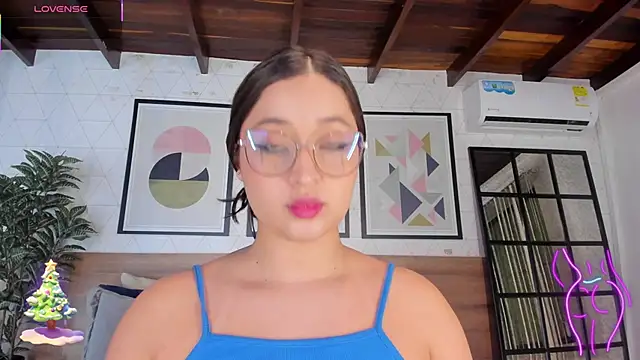 MiaKay1's cam snapshot