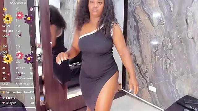 LauraSaenz01's cam snapshot