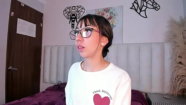 Isabella_Crofts's cam snapshot