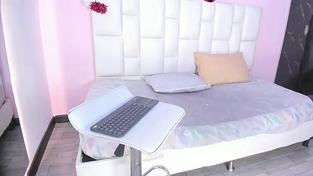 Charlot_Vega_'s cam snapshot