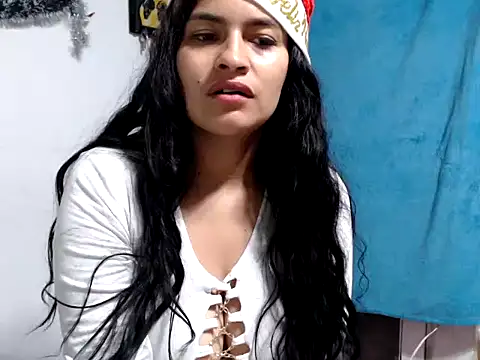 AlanaHotxx live sex cam