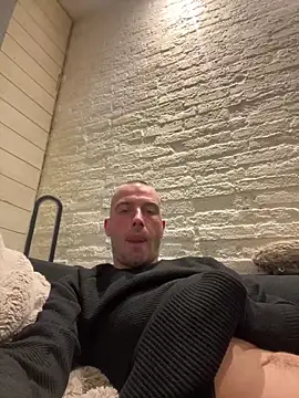 Rotteei1 live sex cam