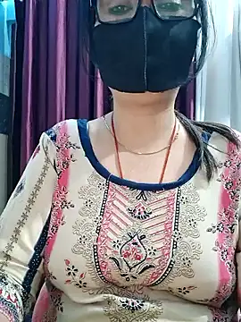 Aishwaryaa_69's cam snapshot