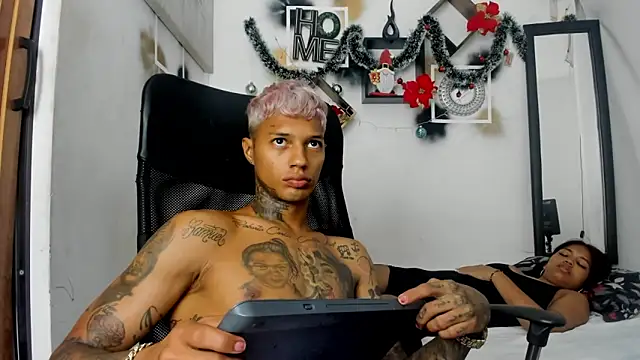 YuleimysAndAlex's cam snapshot