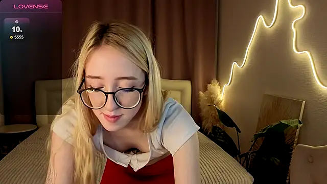 anora_baby's cam snapshot