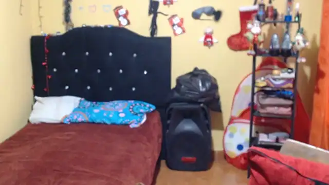 Violet_And_Smith's cam snapshot