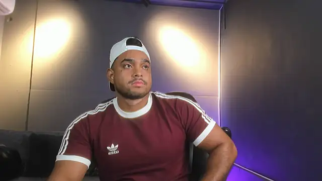 Big_furry_bear13's cam snapshot