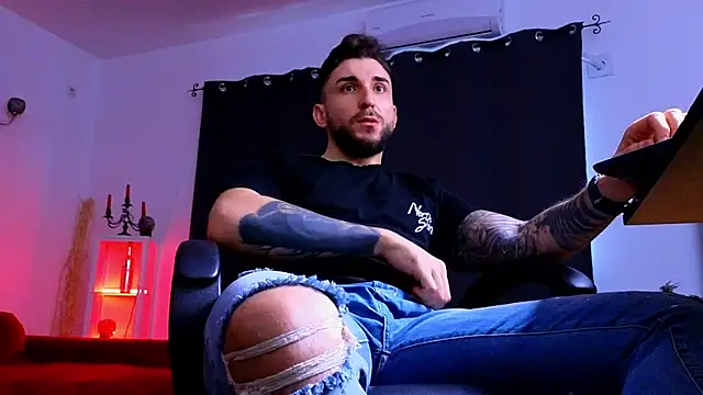 MightyAaron66's cam snapshot