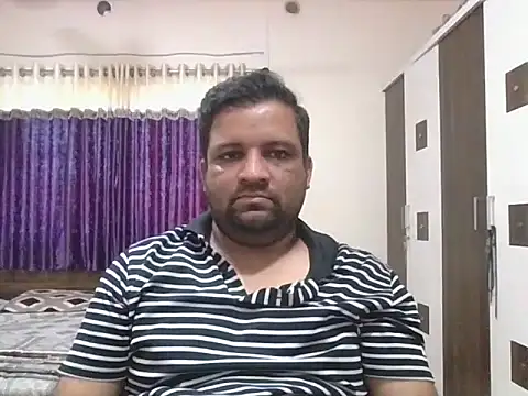 dhruv_love's cam snapshot