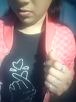 Juliekhan_98's cam snapshot