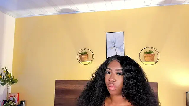 EmaaaBrown_'s cam snapshot