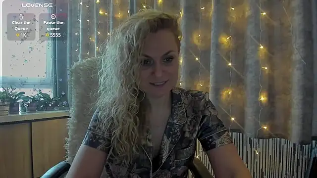 LanaLight_x's cam snapshot