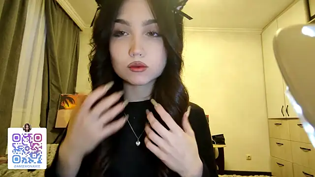 Qwami_Amie's cam snapshot