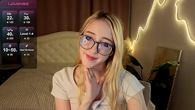 anora_baby's cam snapshot