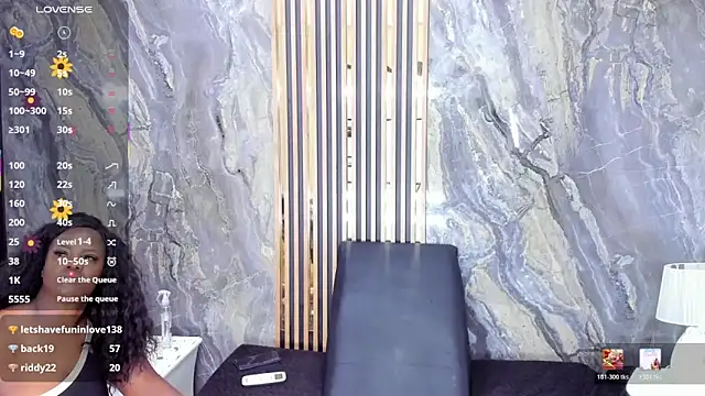 LauraSaenz01's cam snapshot