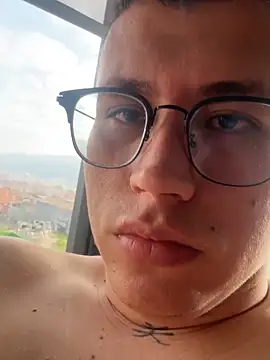 Kurtxxx22 live sex cam