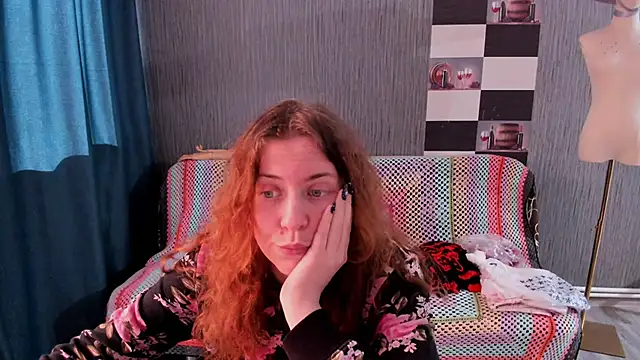 pa1e_pr1ncess's cam snapshot