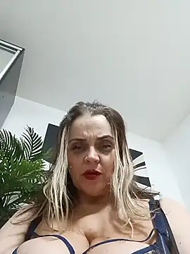 hugebobbs live sex cam