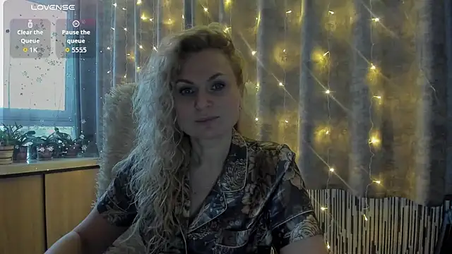 LanaLight_x's cam snapshot