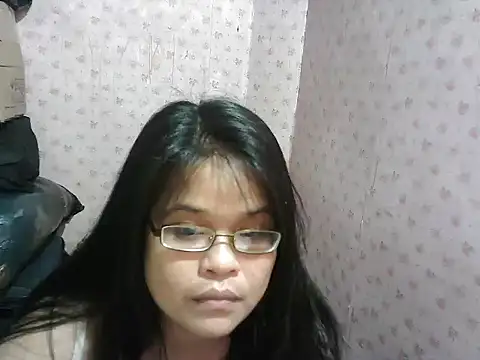 Hotty_babe23's cam snapshot