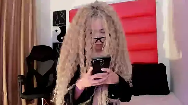 Oliviamonroex18's cam snapshot