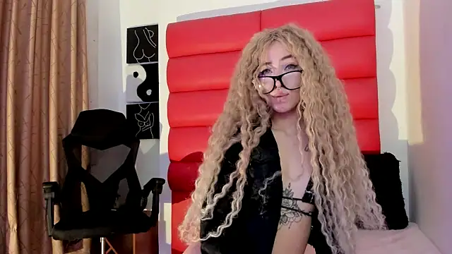 Oliviamonroex18's cam snapshot