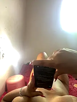 eu_laura's cam snapshot