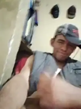 Cloud0nMycock live sex cam