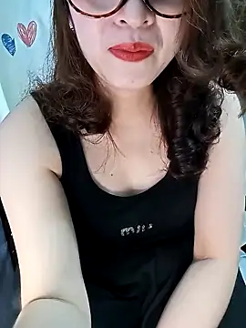 Ariana-Vy live sex cam