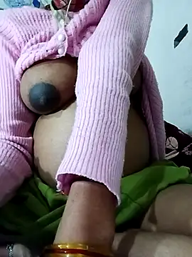 CUTE_CPL_001's cam snapshot