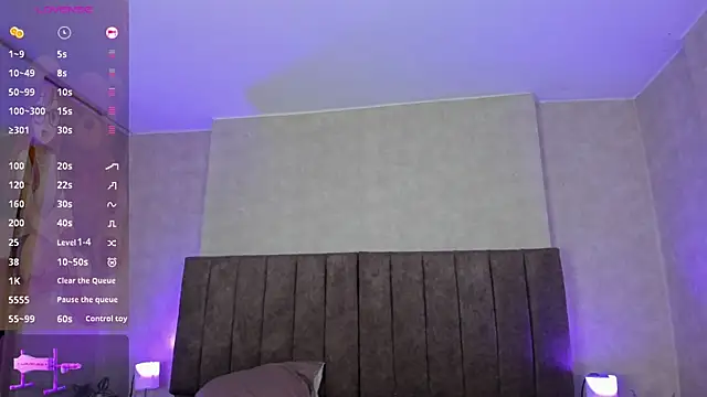 LanaMills_'s cam snapshot