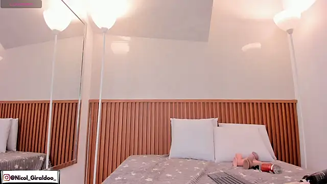 nicol_giraldoo's cam snapshot