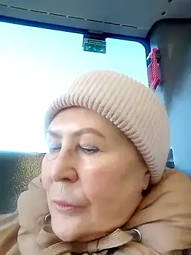 Hottie-Mom's cam snapshot