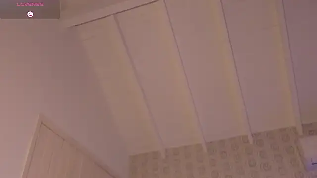 AriRobert_'s cam snapshot