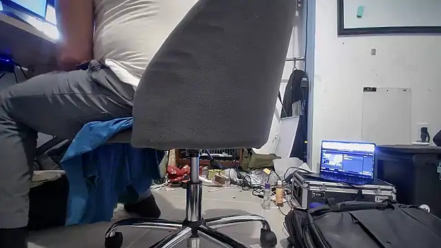 jasoncali305's cam snapshot