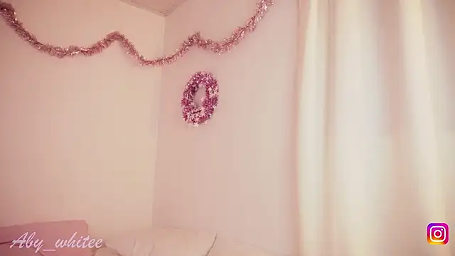 AbyWhitee live sex cam
