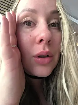 Mona_Plus's cam snapshot