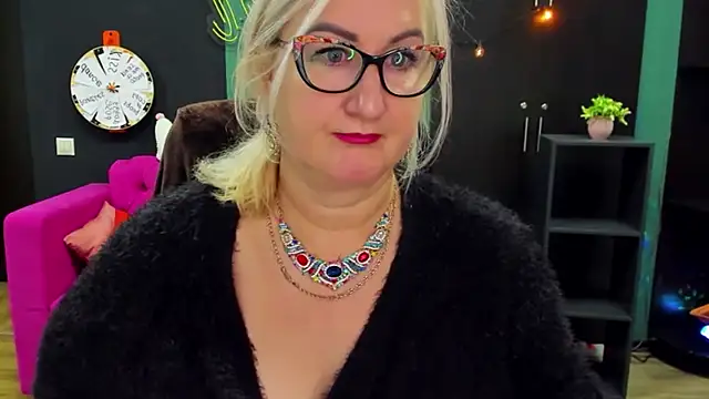 ChristyBrooks's cam snapshot