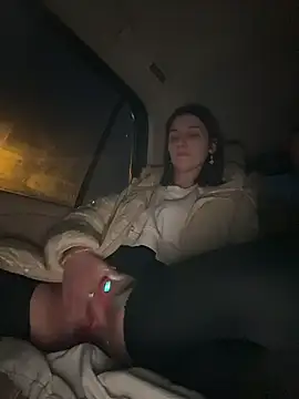 DollyTall's cam snapshot