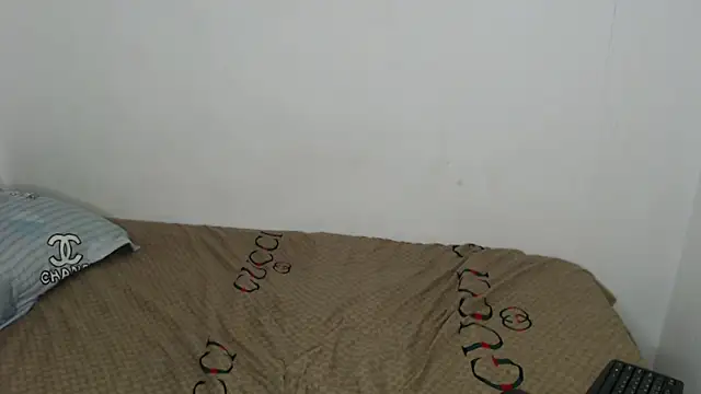 Belle2556's cam snapshot