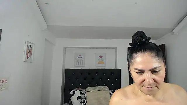 mature_bigboobs10's cam snapshot