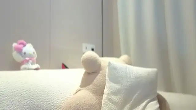 Uizzzqvq3's cam snapshot