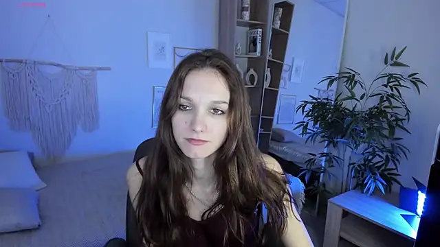 MirandaGlow's cam snapshot