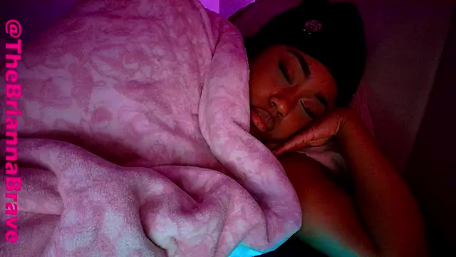 BriannaBrave live sex cam