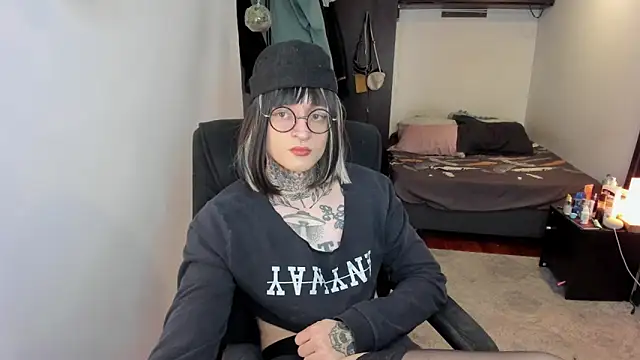 ShiiraVelkor live sex cam