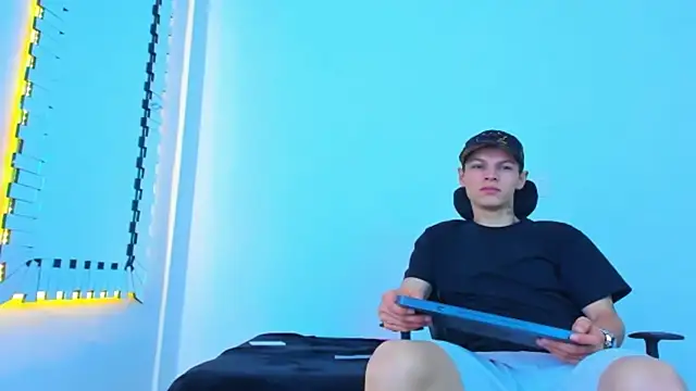 HOT_boy2025 live sex cam