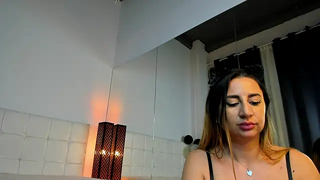 AmiraRees's cam snapshot